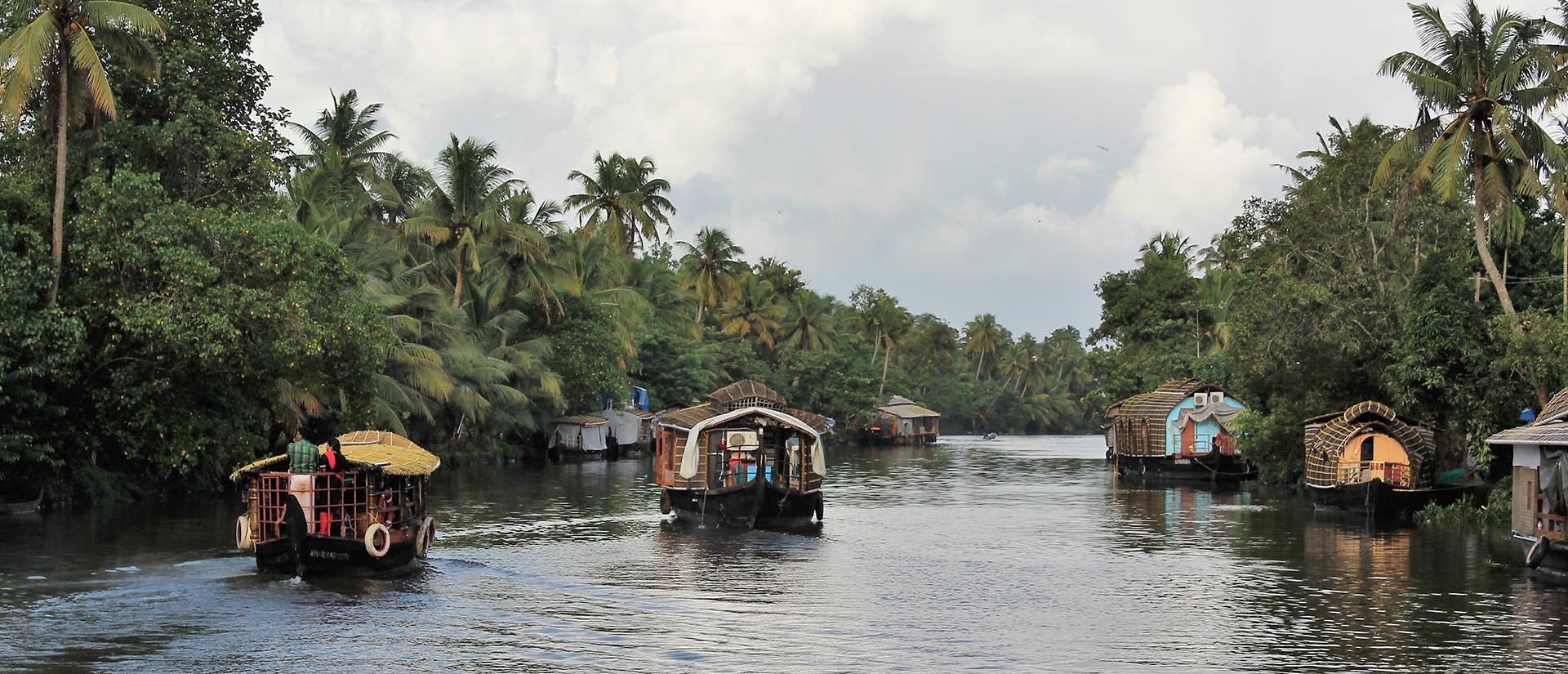 דרום הודו: בתי סירה בתעלות ה Backwater