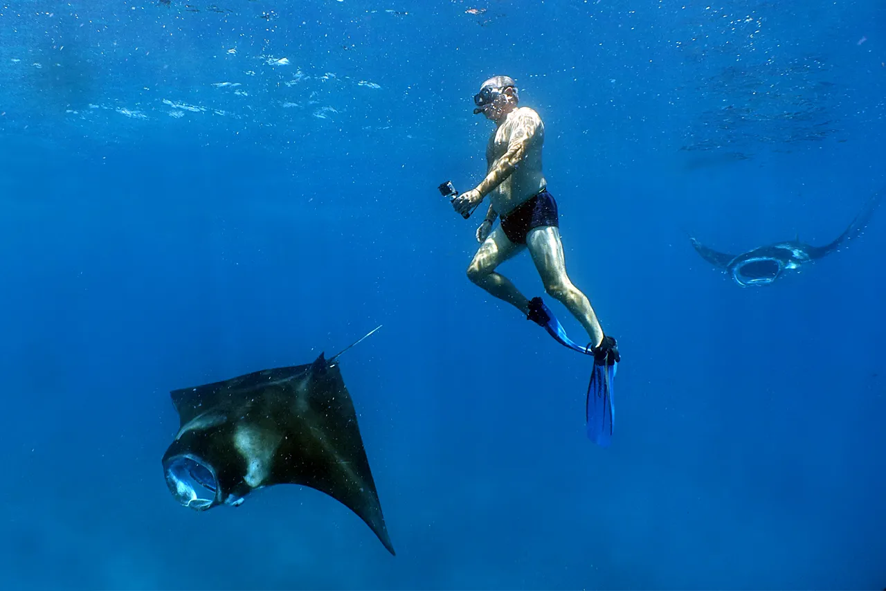 משנרקלים עם מנטות באינדונזיה | צילום: אמיר גור משנרקלים עם מנטות באינדונזיה | צילום: אמיר גור